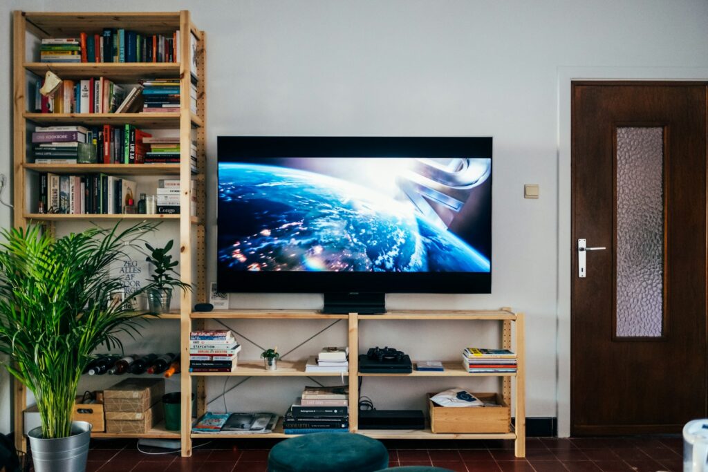 advantages of streaming services over cable TV